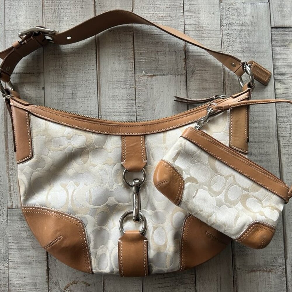 Gorgeous Coach Hampton Signature Hobo Set